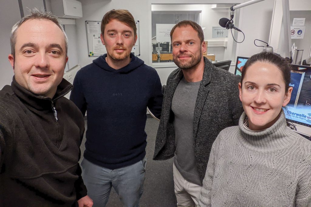 Markus Hörster, Jonas Stephan, Wolfram Benz und Henrike Hoy bei Eintracht InTeam 299 im Studio von Radio Okerwelle. Eintracht Braunschweig